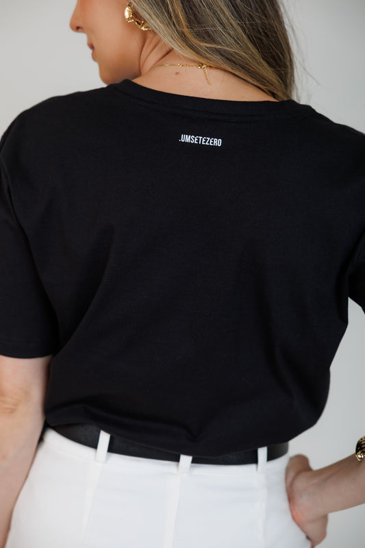 Camiseta Karine - Preta