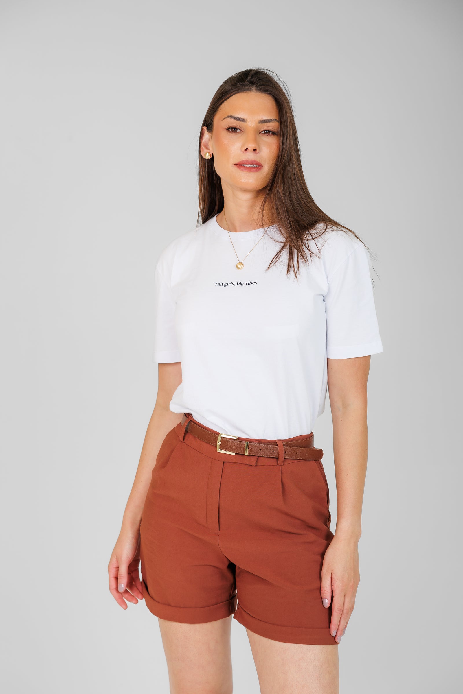 Camiseta Karine "Tall girls, big vibes"